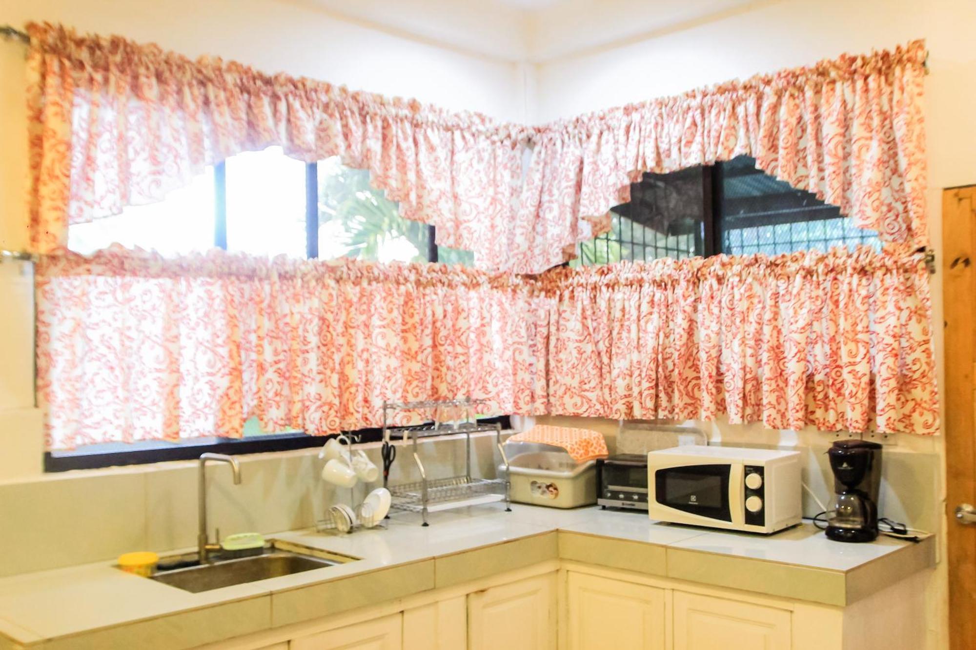 Balay 8 Suites Silay Eksteriør billede